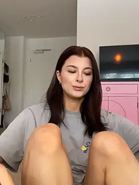 Mia-Minou online show from 02/05/26, 11:59