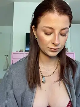 Mia-Minou online show from 04/21/26, 07:58