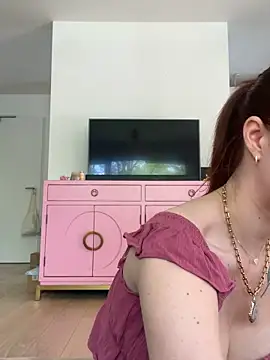 Snapshot of Mia-Minou chatting on 04/27/26, 09:40 Mia-Minou online show from 04/27/26, 09:40