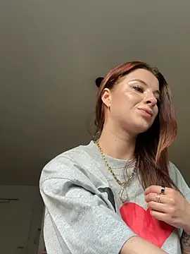 Snapshot of Mia-Minou chatting on 05/23/26, 05:06 Mia-Minou online show from 05/23/26, 05:06