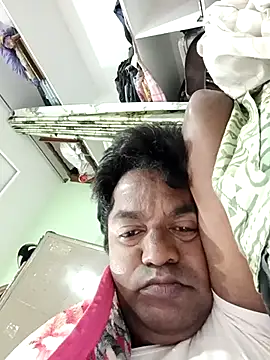 Snapshot of PVNRAO0831 chatting on 12/21/25, 04:52 PVNRAO0831 online show from 12/21/25, 04:52