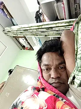 Snapshot of PVNRAO0831 chatting on 12/21/25, 04:58 PVNRAO0831 online show from 12/21/25, 04:58