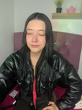 Isabella 21x online show from 02/13/25, 12:32