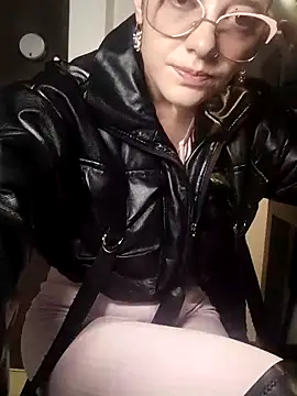 Isabella 21x online show from 03/15/25, 12:34