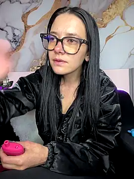 Isabella 21x online show from 10/11/25, 12:26