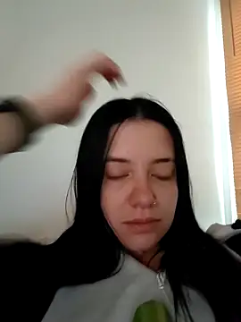 Isabella 21x online show from 12/21/25, 12:01