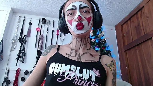 Eloise-brown online show from 12/23/24, 06:37