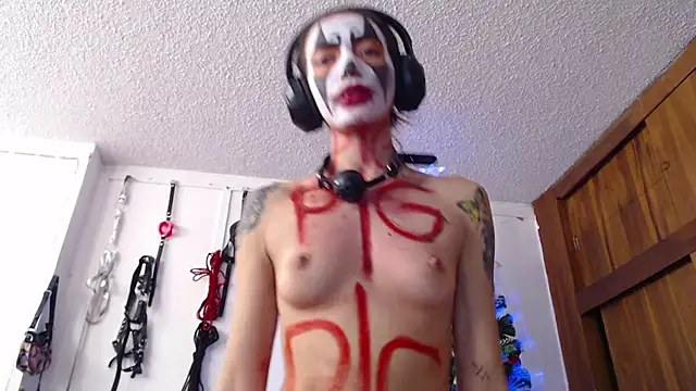 Eloise-brown online show from 01/01/25, 10:03