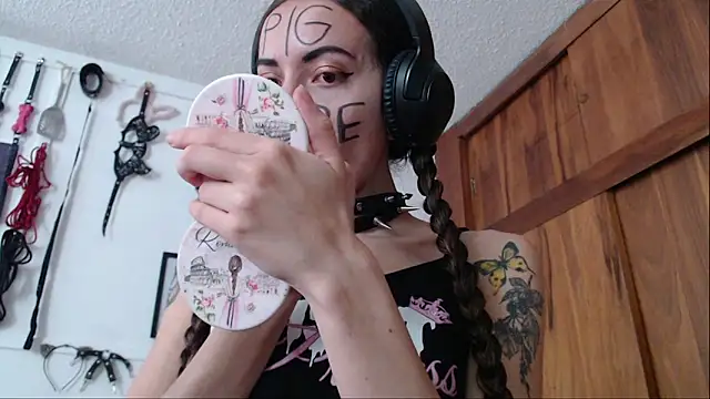 Eloise-brown online show from 01/20/25, 09:32