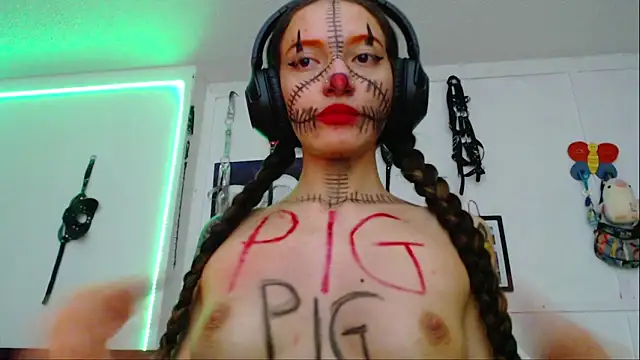 Eloise-brown online show from 01/22/25, 11:43