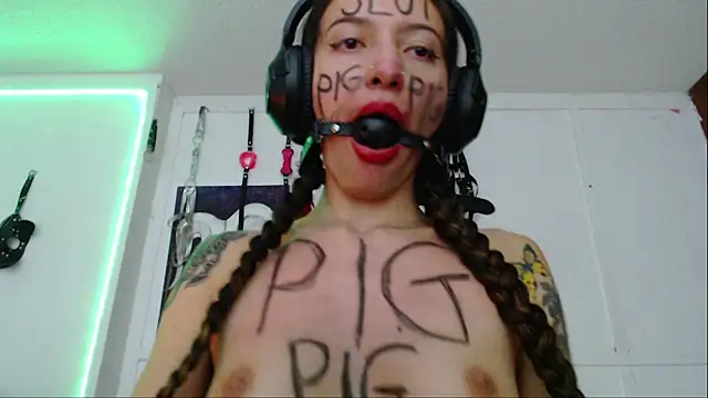 Eloise-brown online show from 01/24/25, 12:42