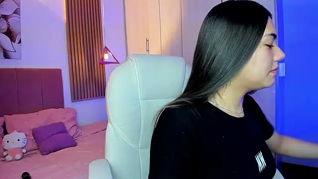 mia nevaeh online show from 01/18/26, 05:06