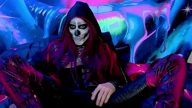 LuvNuk online show from 11/01/25, 04:58