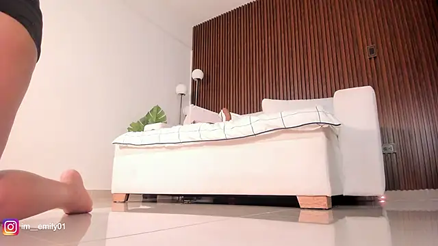 molly cams8 online show from 04/19/26, 06:10