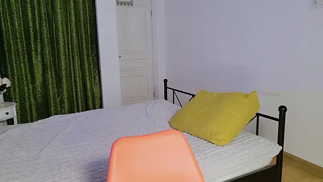 VioletCatt online show from 04/18/26, 05:55