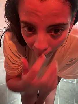 Snapshot of _noahjones chatting on 03/19/25, 03:19 noahjones online show from 03/19/25, 03:19