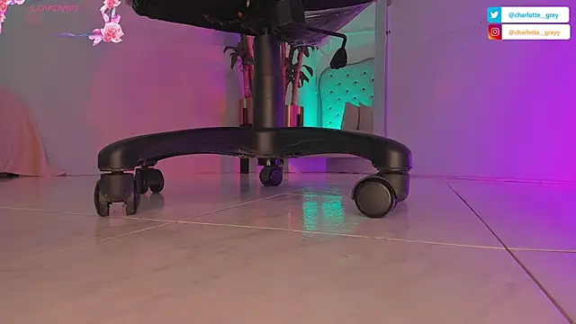 charlotte  grey online show from 10/01/25, 09:10