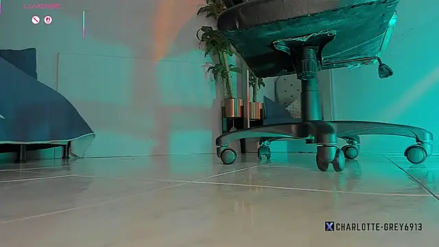 charlotte  grey online show from 12/16/25, 08:25