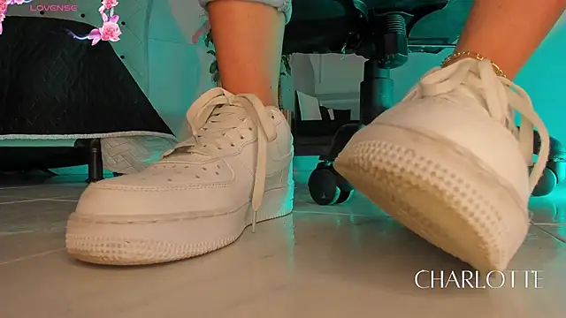 charlotte  grey online show from 02/02/26, 07:45