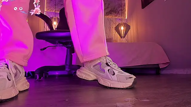 charlotte  grey online show from 02/15/26, 11:52