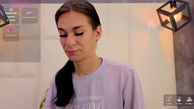 Mia thompson 19 online show from 03/28/26, 01:11