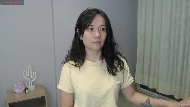 Snapshot of lanna_1878 chatting on 09/15/25, 01:22 lanna 1878 online show from 09/15/25, 01:22