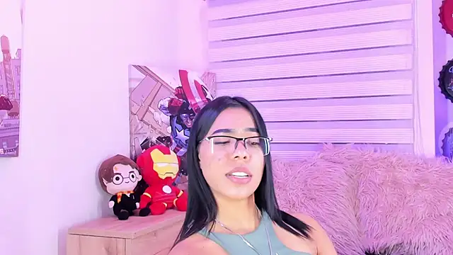 Snapshot of madelyn_rose_ chatting on 03/15/25, 04:57 madelyn rose  online show from 03/15/25, 04:57