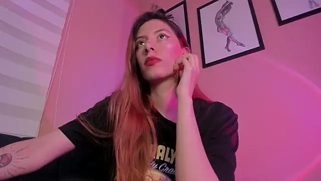 Snapshot of SensualJane2 chatting on 06/07/26, 05:44 SensualJane2 online show from 06/07/26, 05:44