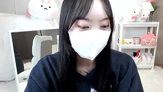 momo room online show from 04/10/26, 11:26