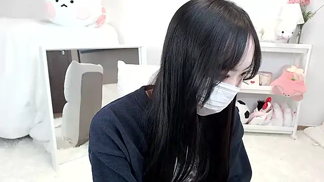 Snapshot of momo_room chatting on 04/12/26, 10:31 momo room online show from 04/12/26, 10:31