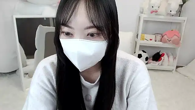 Snapshot of momo_room chatting on 05/03/26, 11:16 momo room online show from 05/03/26, 11:16