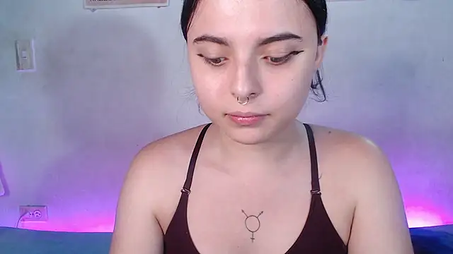 Snapshot of elizabethtaylorxxx chatting on 01/18/25, 04:48 elizabethtaylorxxx online show from 01/18/25, 04:48