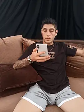 arenn1997 online show from 10/04/25, 12:03