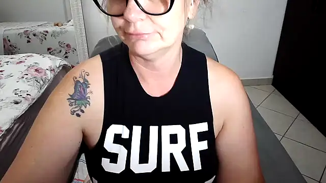 Snapshot of Micchellina chatting on 12/02/24, 01:25 Micchellina online show from 12/02/24, 01:25