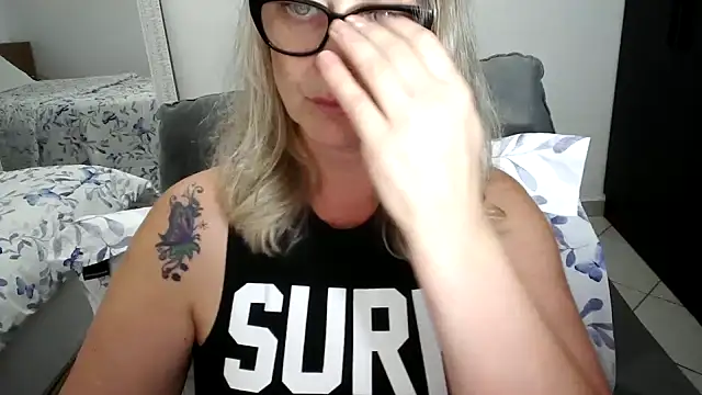 Snapshot of Micchellina chatting on 01/18/25, 11:11 Micchellina online show from 01/18/25, 11:11