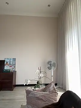 Hott Lolla online show from 09/13/25, 07:52