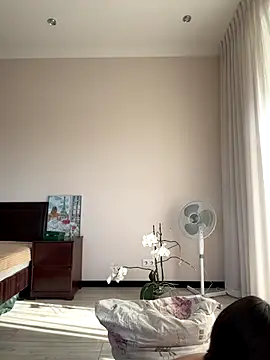 Hott Lolla online show from 09/14/25, 06:45