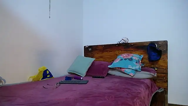 maryoriegil1 online show from 11/14/25, 10:40