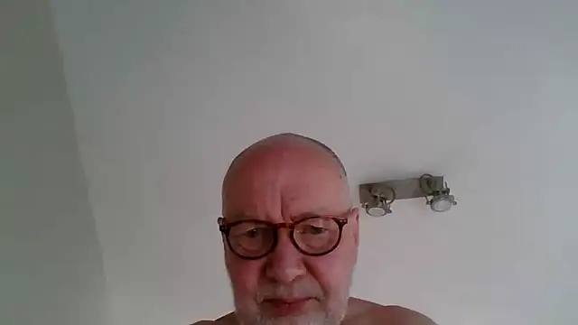 Snapshot of jimmybenido chatting on 05/30/26, 04:48 jimmybenido online show from 05/30/26, 04:48