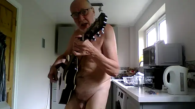 Snapshot of jimmybenido chatting on 06/04/26, 04:35 jimmybenido online show from 06/04/26, 04:35