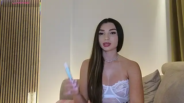 Snapshot of ReyaSophia chatting on 06/19/26, 08:56 ReyaSophia online show from 06/19/26, 08:56