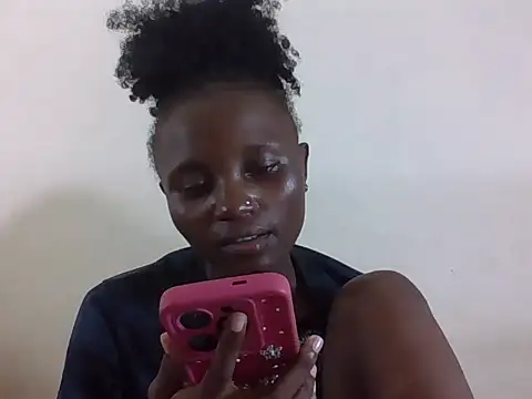 Snapshot of SexyNeedle22 chatting on 06/27/26, 06:46 SexyNeedle22 online show from 06/27/26, 06:46