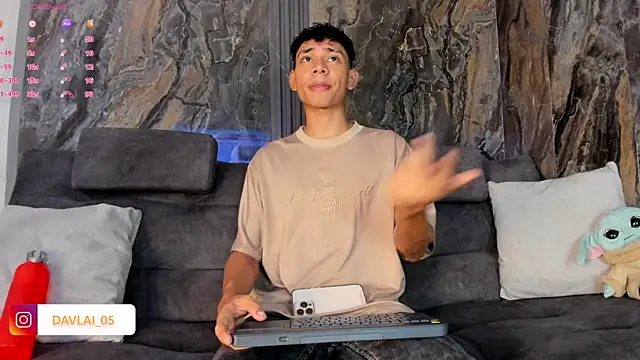 Daviid laidd online show from 04/08/26, 07:25