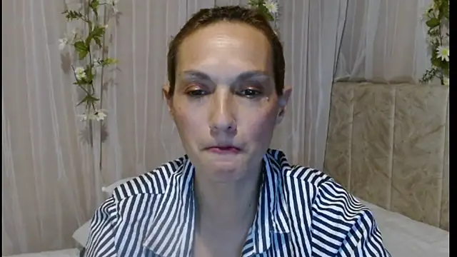 italagomez  online show from 03/01/25, 02:37