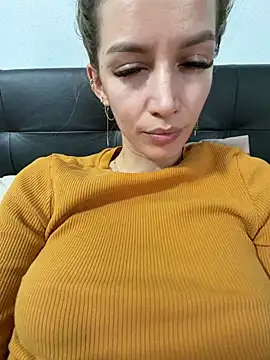 Snapshot of IvySamek chatting on 05/23/26, 12:31 IvySamek online show from 05/23/26, 12:31