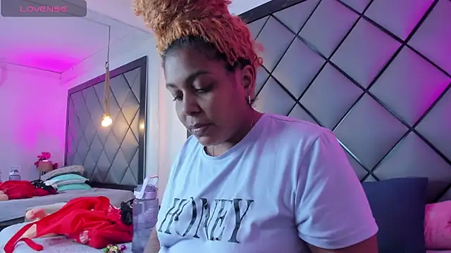 ELLA KELLY online show from 04/07/26, 12:16