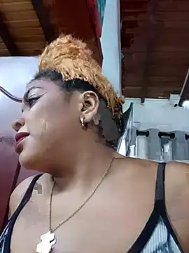 Snapshot of ELLA_KELLY chatting on 04/28/26, 11:37 ELLA KELLY online show from 04/28/26, 11:37
