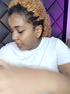 Snapshot of ELLA_KELLY chatting on 05/15/26, 11:39 ELLA KELLY online show from 05/15/26, 11:39