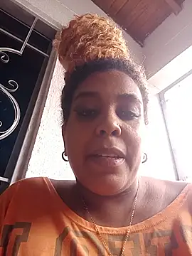 Snapshot of ELLA_KELLY chatting on 05/21/26, 02:35 ELLA KELLY online show from 05/21/26, 02:35