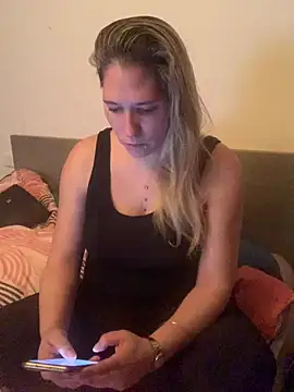 Snapshot of Chatonne69 chatting on 03/22/25, 06:58 Chatonne69 online show from 03/22/25, 06:58